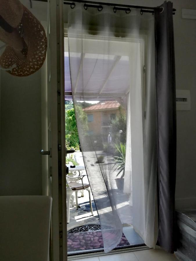 ليفانتو B&B Pie Del Castello المظهر الخارجي الصورة